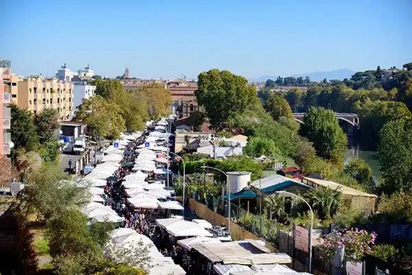 Mercadillo en Porta Portese Mercadillo en Porta Portese